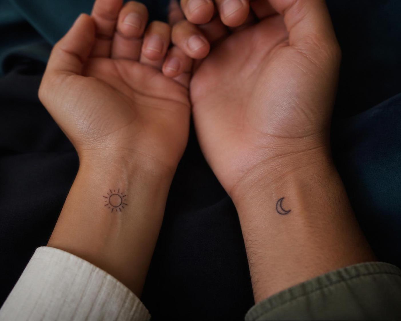 découvrez comment exprimer vos sentiments avec un tatouage amour discret, alliant élégance et subtilité pour un message intime et puissant.
