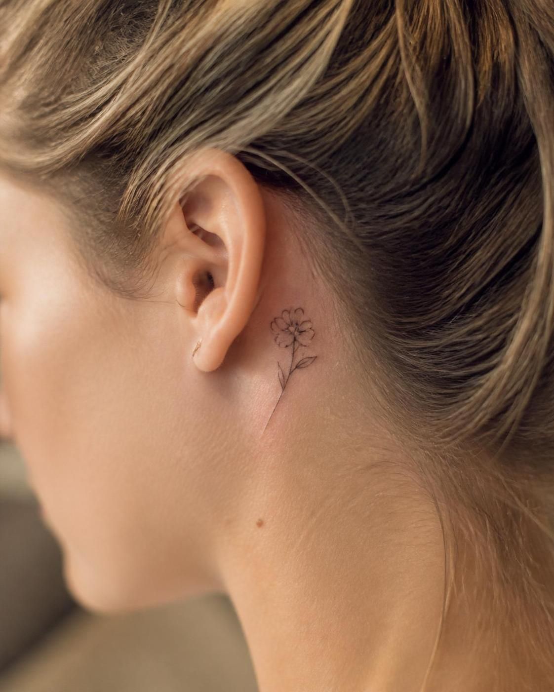 découvrez notre guide complet du tatouage discret et symbolique pour choisir un motif élégant et chargé de sens, parfaitement adapté à votre personnalité.