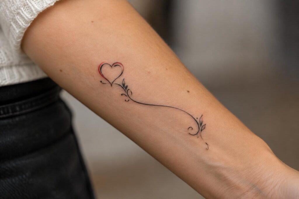 découvrez pourquoi le tatouage prénom et cœur reste un choix intemporel pour célébrer un amour, un lien précieux ou une personne chère.